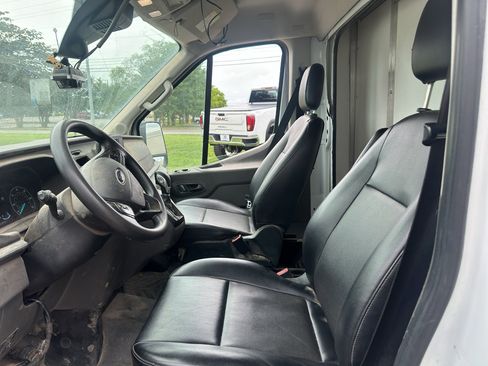 Used 2022 Ford Transit 350 DRW RWD image 14