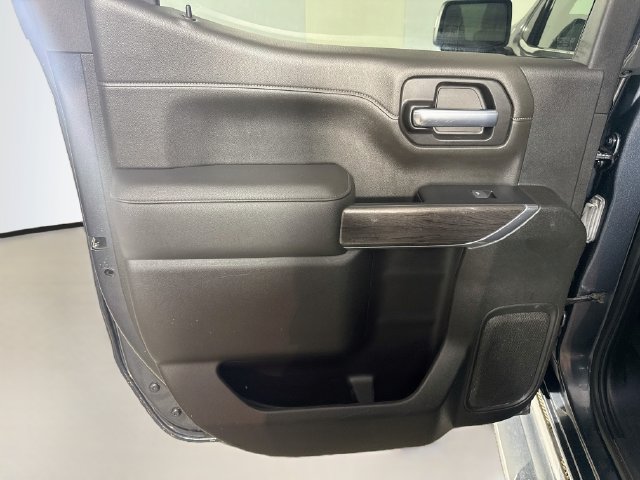 Used 2021 Chevrolet Silverado 1500 LTZ AWD/4WD image 25