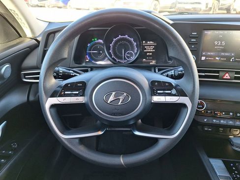 Certified 2022 Hyundai Elantra Blue image 14