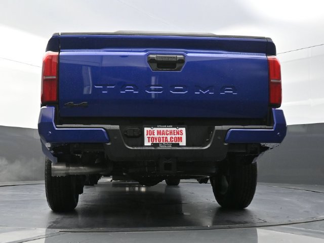 Used 2025 Toyota Tacoma SR5 w/ SR5 Upgrade Package AWD/4WD image 35