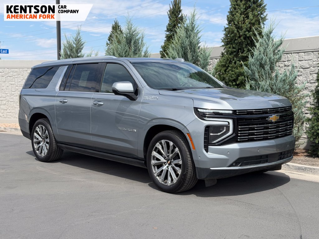 Used 2025 Chevrolet Suburban High Country AWD/4WD image 10