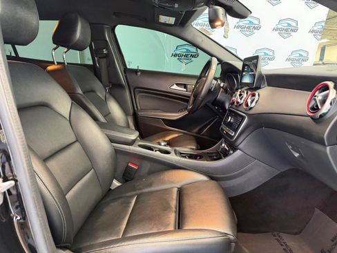 Used 2020 Mercedes-Benz GLA 250 4MATIC w/ Premium Package image 26
