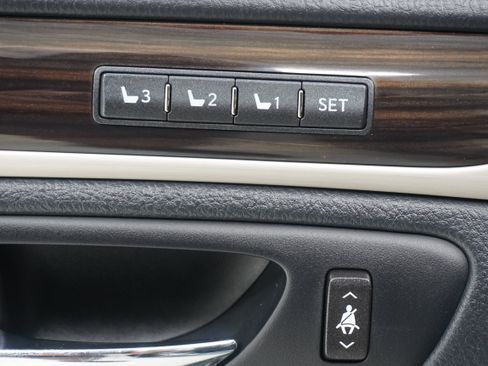 Used 2015 Lexus LS 460 w/ Comfort Package RWD image 15