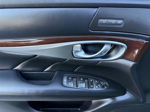 Used 2019 INFINITI Q70 Luxe image 31