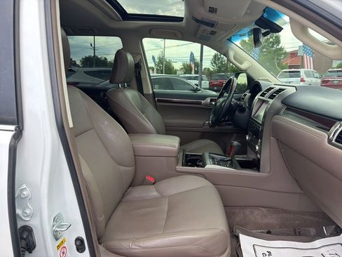 Used 2018 Lexus GX 460 Luxury w/ Preferred Accessory Package AWD/4WD image 30