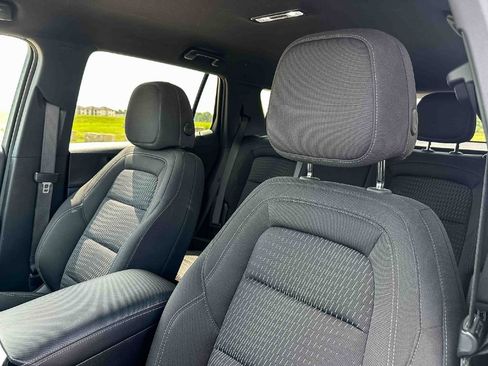 Used 2025 Chevrolet Equinox LT FWD image 14