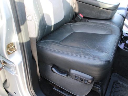 Used 2004 Dodge Ram 3500 Truck SLT w/ Sport Appearance Group image 51