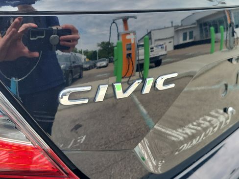 Used 2017 Honda Civic EX-L image 6