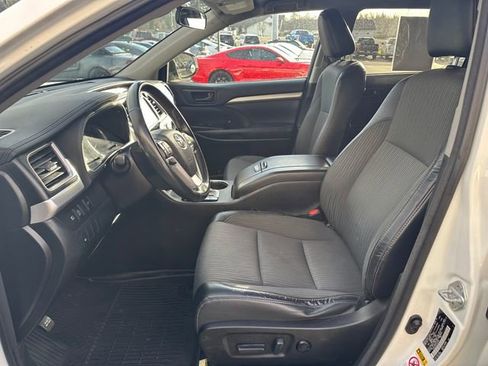 Used 2018 Toyota Highlander Plus w/ Protection Package #3 image 9