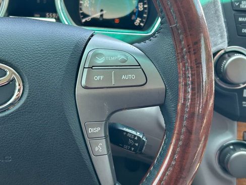 Used 2010 Toyota Highlander Limited AWD/4WD image 40