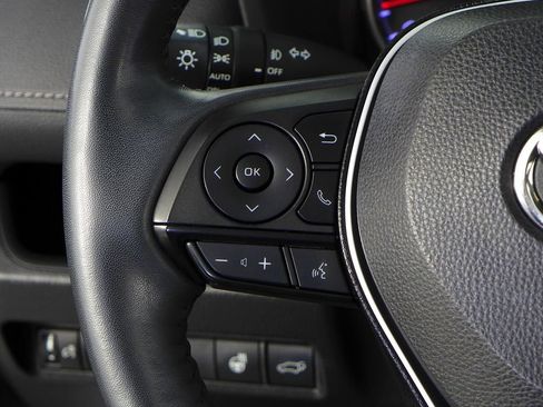 Used 2020 Toyota RAV4 XLE image 30