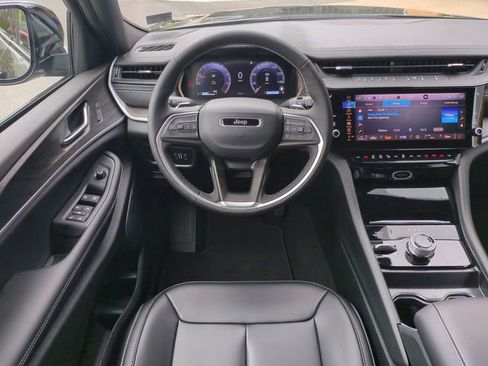 New 2026 Jeep Grand Cherokee L Limited AWD/4WD image 16