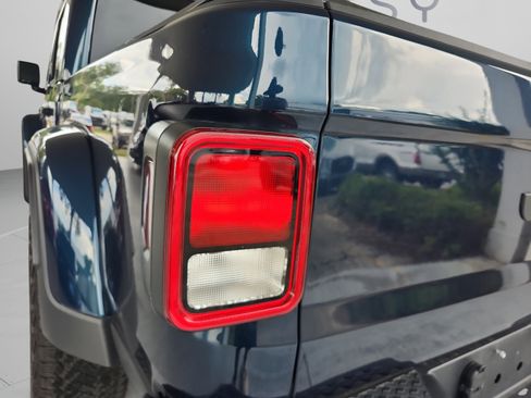 Used 2025 Jeep Gladiator Sport AWD/4WD image 31