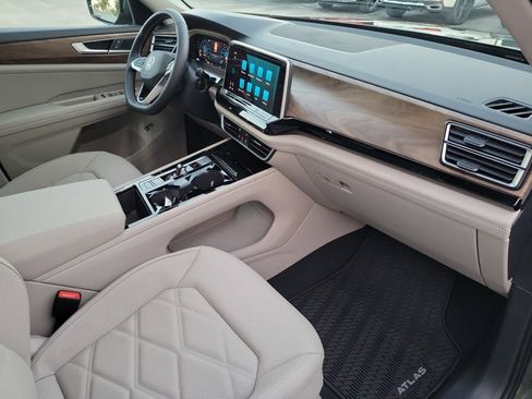 New 2026 Volkswagen Atlas SE FWD image 28