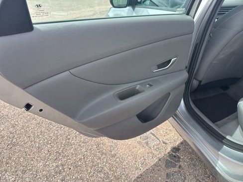 Used 2021 Hyundai Elantra SEL w/ Convenience Package FWD image 16