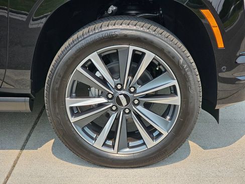 New 2026 Cadillac Escalade Sport w/ Touring Package AWD/4WD image 9
