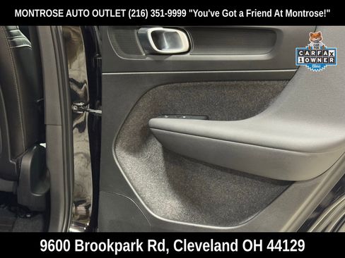 Used 2023 Volvo XC40 B5 Core image 44