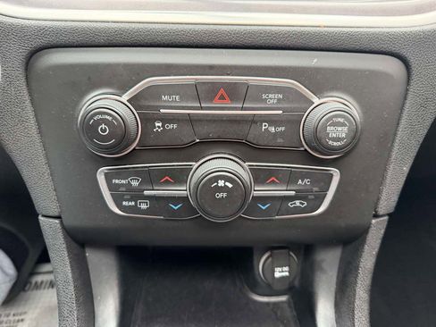 Used 2021 Dodge Charger SXT w/ Blacktop Package image 37
