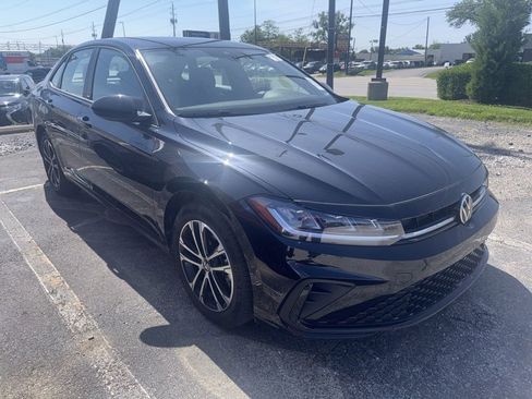 Used 2025 Volkswagen Jetta Sport FWD image 4