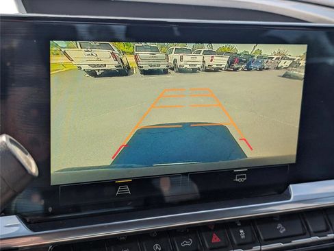 Used 2022 Chevrolet Silverado 1500 LT w/ Z71 Off-Road Package image 20