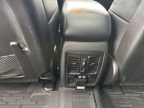 Used 2019 Jeep Grand Cherokee Limited X image 17