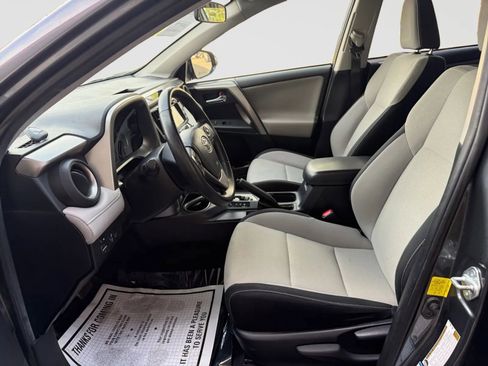 Used 2017 Toyota RAV4 XLE AWD/4WD image 12