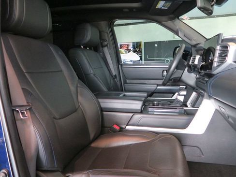 Used 2023 Toyota Tundra Platinum w/ Advanced Package AWD/4WD image 27
