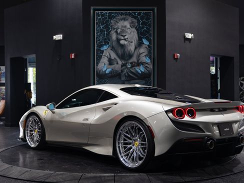Used 2021 Ferrari F8 Tributo image 10