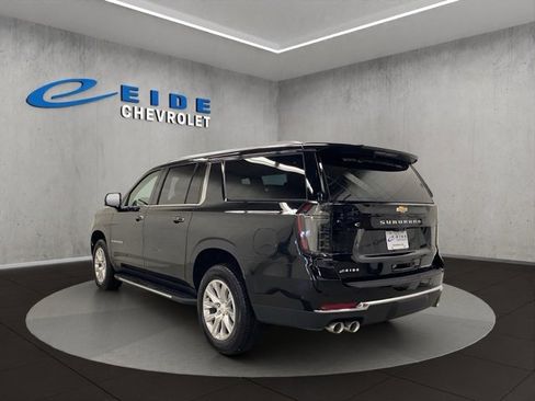 New 2026 Chevrolet Suburban Premier image 3