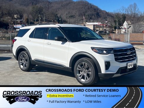 New 2026 Ford Explorer Active w/ Active Comfort Package AWD/4WD image 1