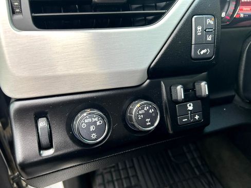 Used 2015 GMC Yukon XL SLT image 10