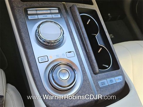 Used 2024 Genesis G80 image 25