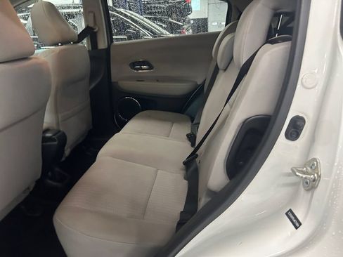 Used 2018 Honda HR-V EX image 19