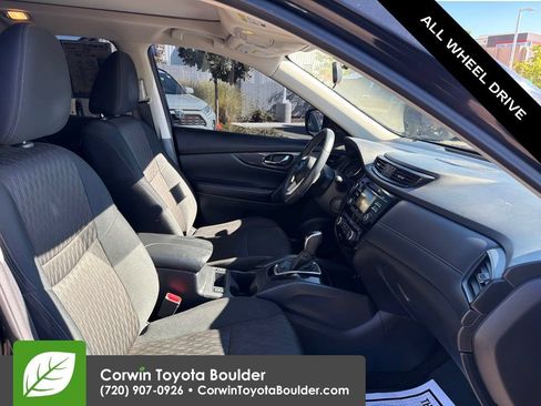 Used 2017 Nissan Rogue SV AWD/4WD image 11