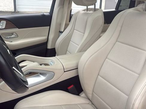 Used 2023 Mercedes-Benz GLS 450 4MATIC image 29