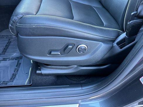 Used 2024 Genesis GV70 2.5T w/ Advanced Package image 16