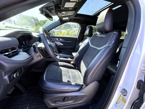 Used 2025 Ford Explorer ST AWD/4WD image 10