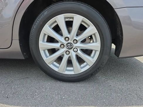 Used 2019 Toyota Camry LE w/ Carpet Mat Package FWD image 11