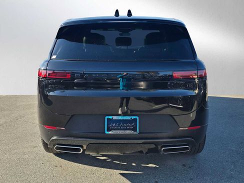 Certified 2025 Land Rover Range Rover Sport SE image 4