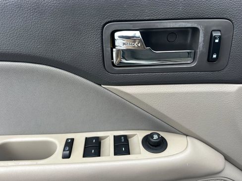 Used 2011 Ford Fusion SE w/ 201A Rapid Spec Order Code image 12