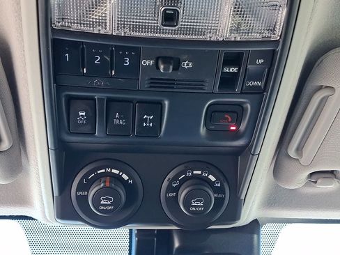 Used 2022 Toyota 4Runner TRD Off-Road Premium AWD/4WD image 30