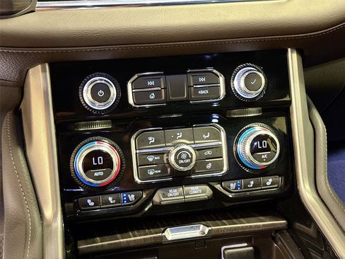 Used 2023 GMC Yukon Denali w/ Denali Reserve Package AWD/4WD image 16