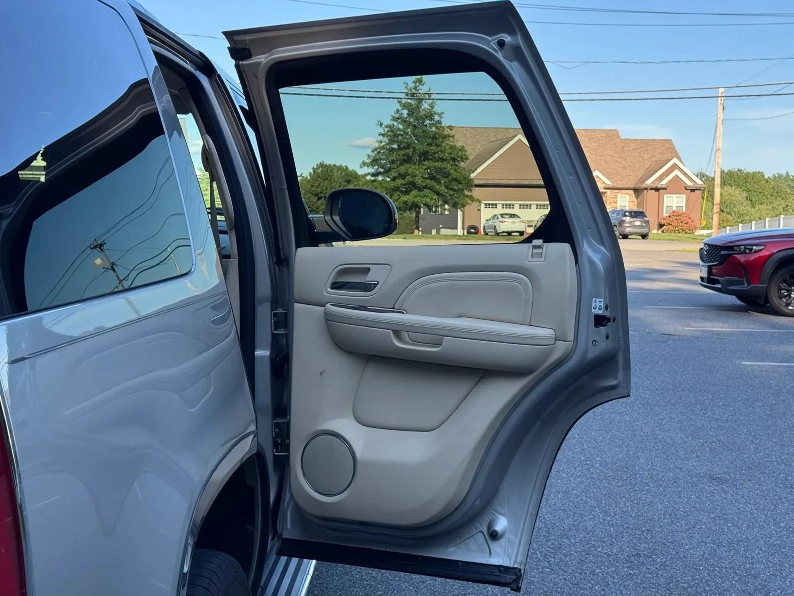 Used 2008 Cadillac Escalade AWD image 16