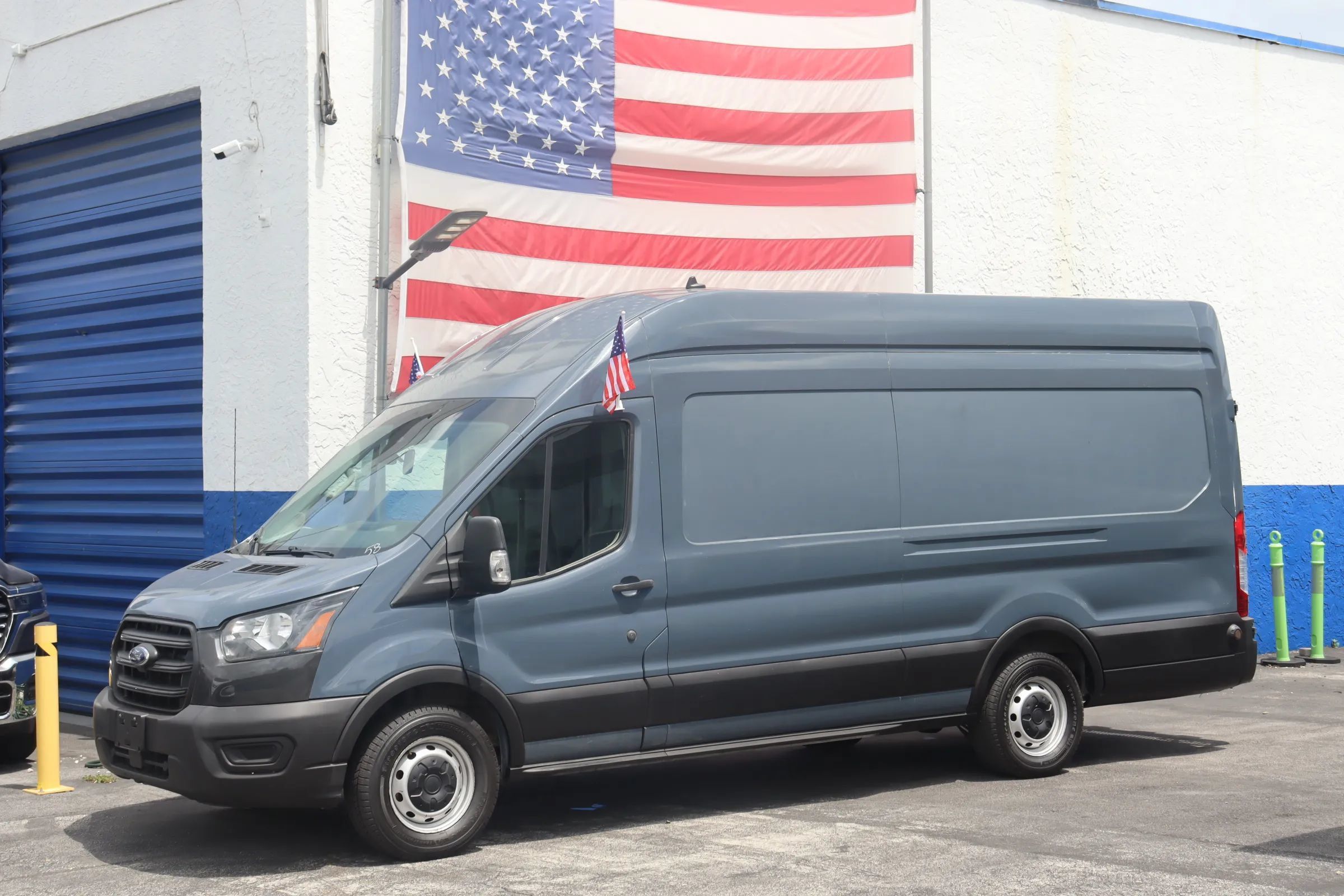 Used 2020 Ford Transit 250 148 High Roof Extended RWD image 1