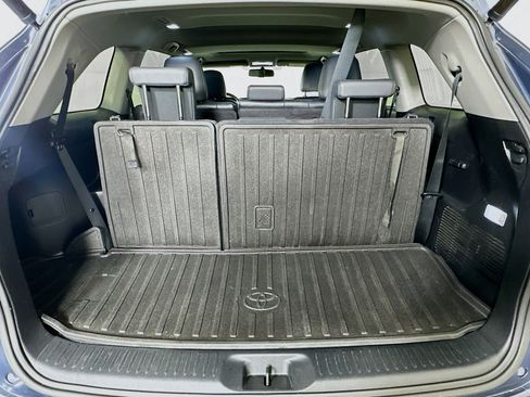 Used 2016 Toyota Highlander XLE image 32