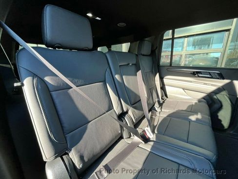 Used 2026 Chevrolet Suburban LT image 23