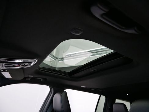 New 2025 Jeep Grand Cherokee L Altitude image 4