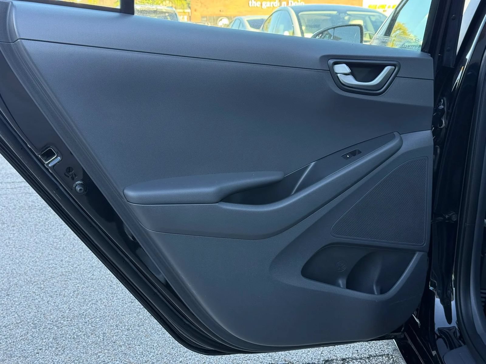 Used 2018 Hyundai Ioniq Blue FWD image 25