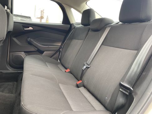 Used 2017 Ford Focus SE image 16