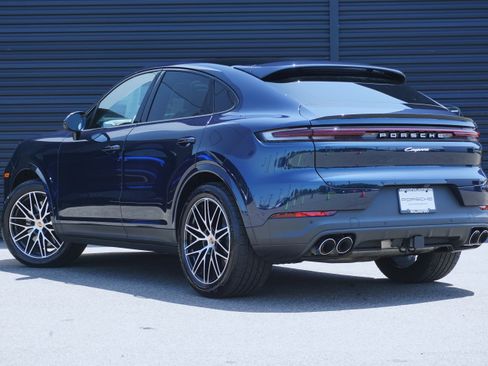 Certified 2026 Porsche Cayenne Coupe AWD/4WD image 3